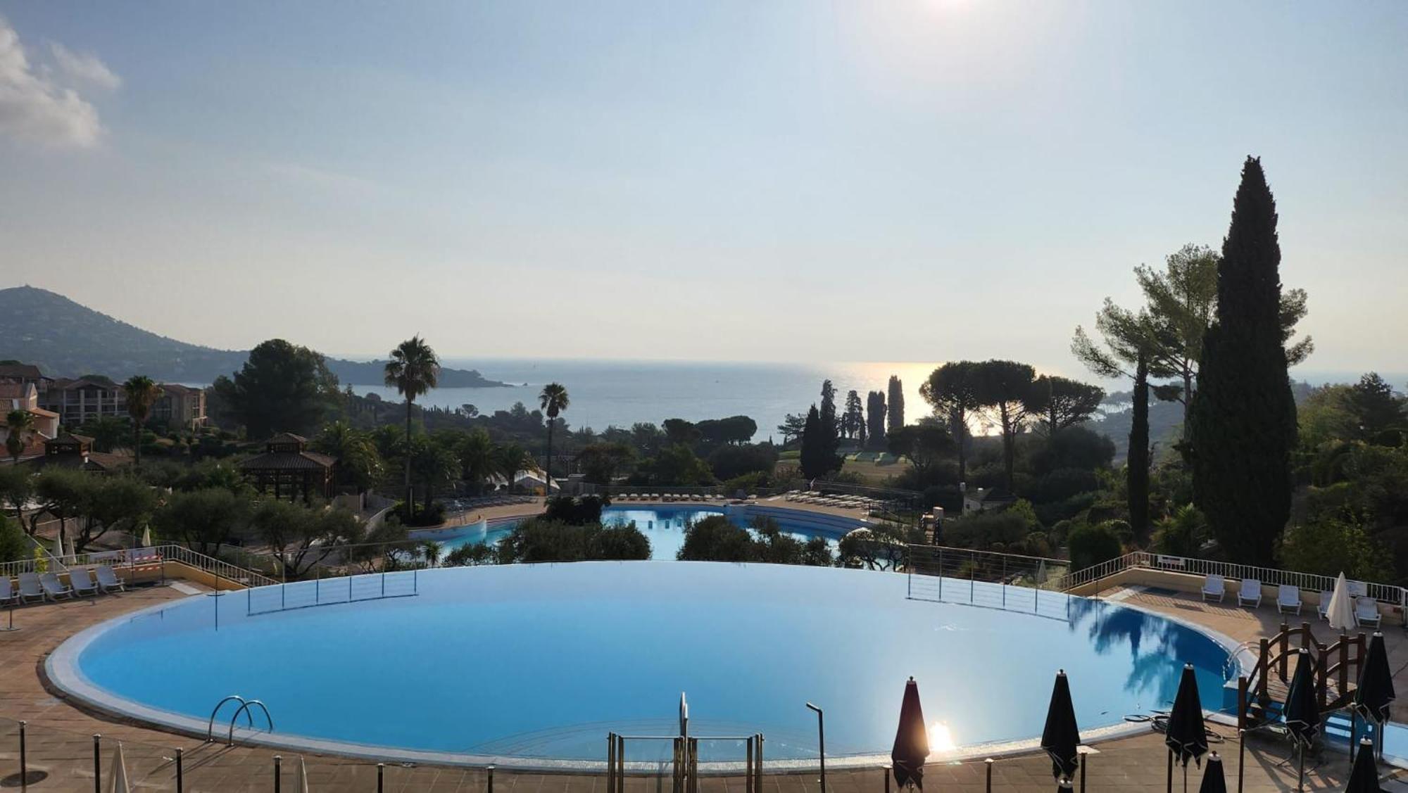 Saint-Raphael- Vue Mer Et Massif De L'Esterel Екстер'єр фото