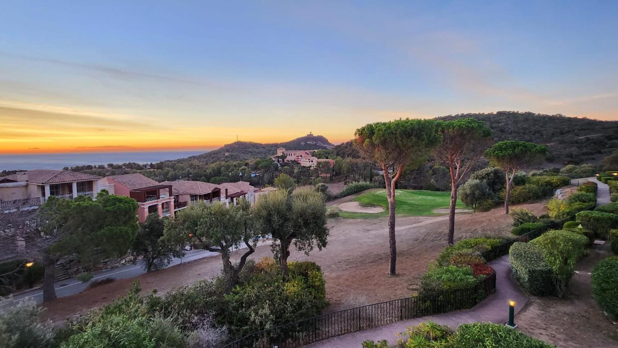 Saint-Raphael- Vue Mer Et Massif De L'Esterel Екстер'єр фото